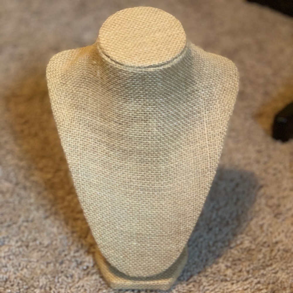 Necklace display